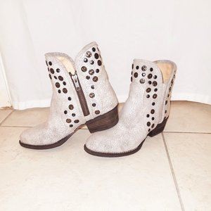 Distressed Leather Stud Detailed Ankle Boots
